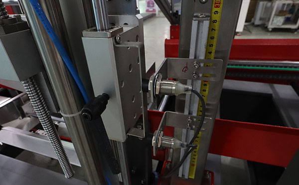 一字型全自動封箱機,封箱機設備,封箱機